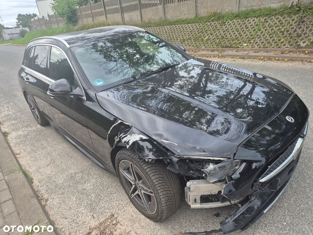 Mercedes-Benz Klasa C ver-300-e-t-9g--tronic-amg-line - 7