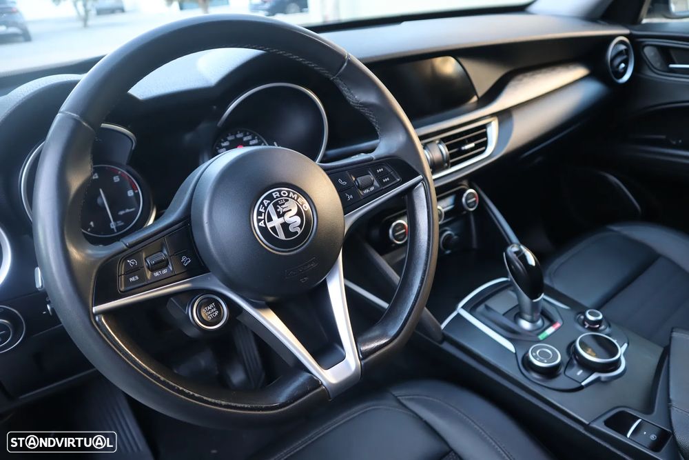 Alfa Romeo Stelvio 2.2 D AT8 - 18