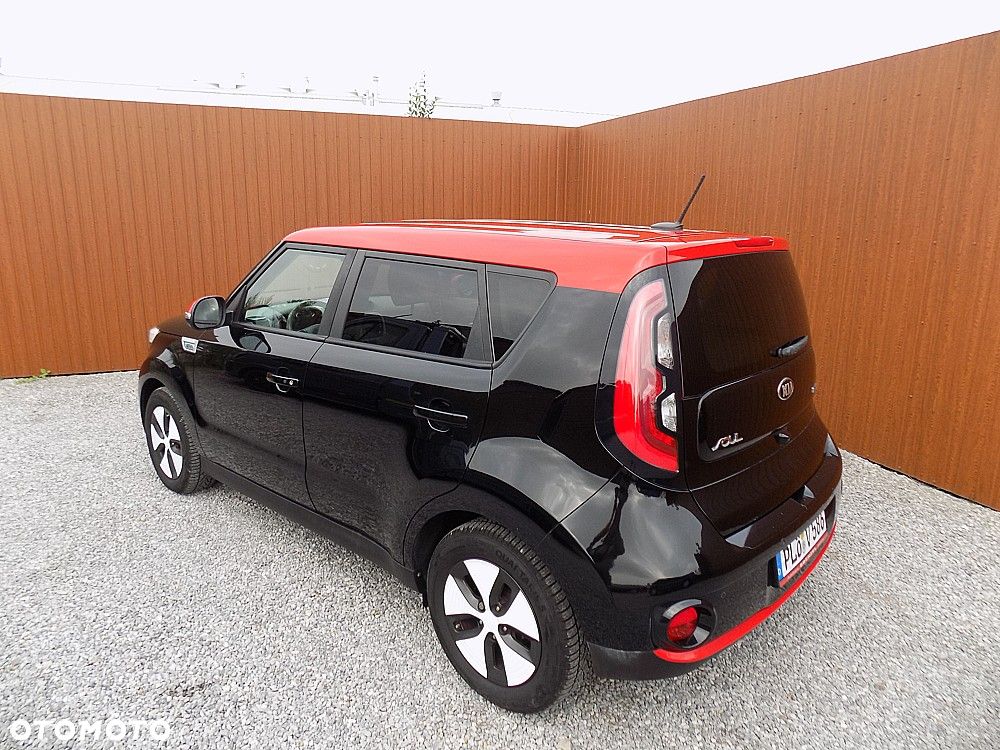Kia Soul Plug - 3