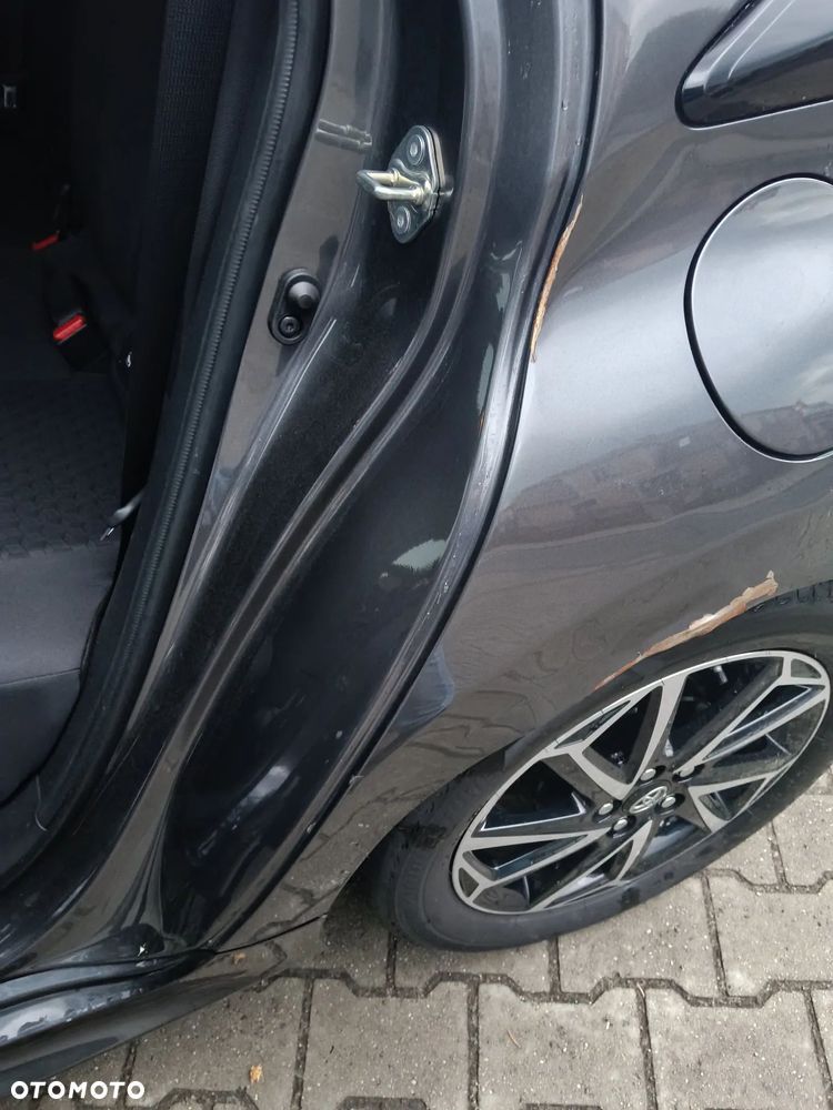 Toyota Yaris 1.0 Premium - 18