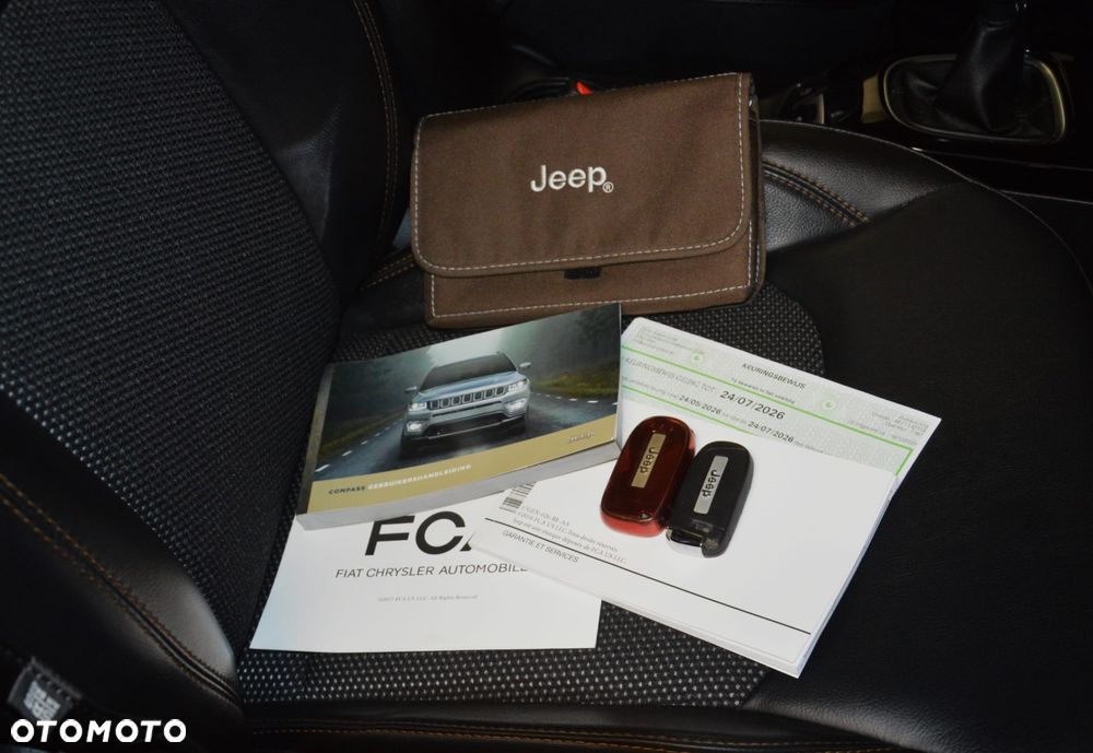 Jeep Compass - 36