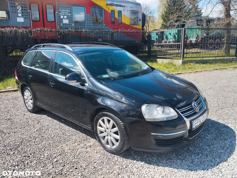 Volkswagen Golf - 1