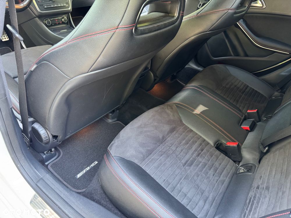 Mercedes-Benz CLA 200 7G-DCT - 14