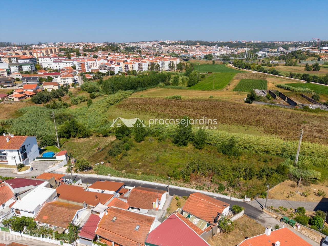 Terreno com 3.841m2 - Grande imagem: 2/14