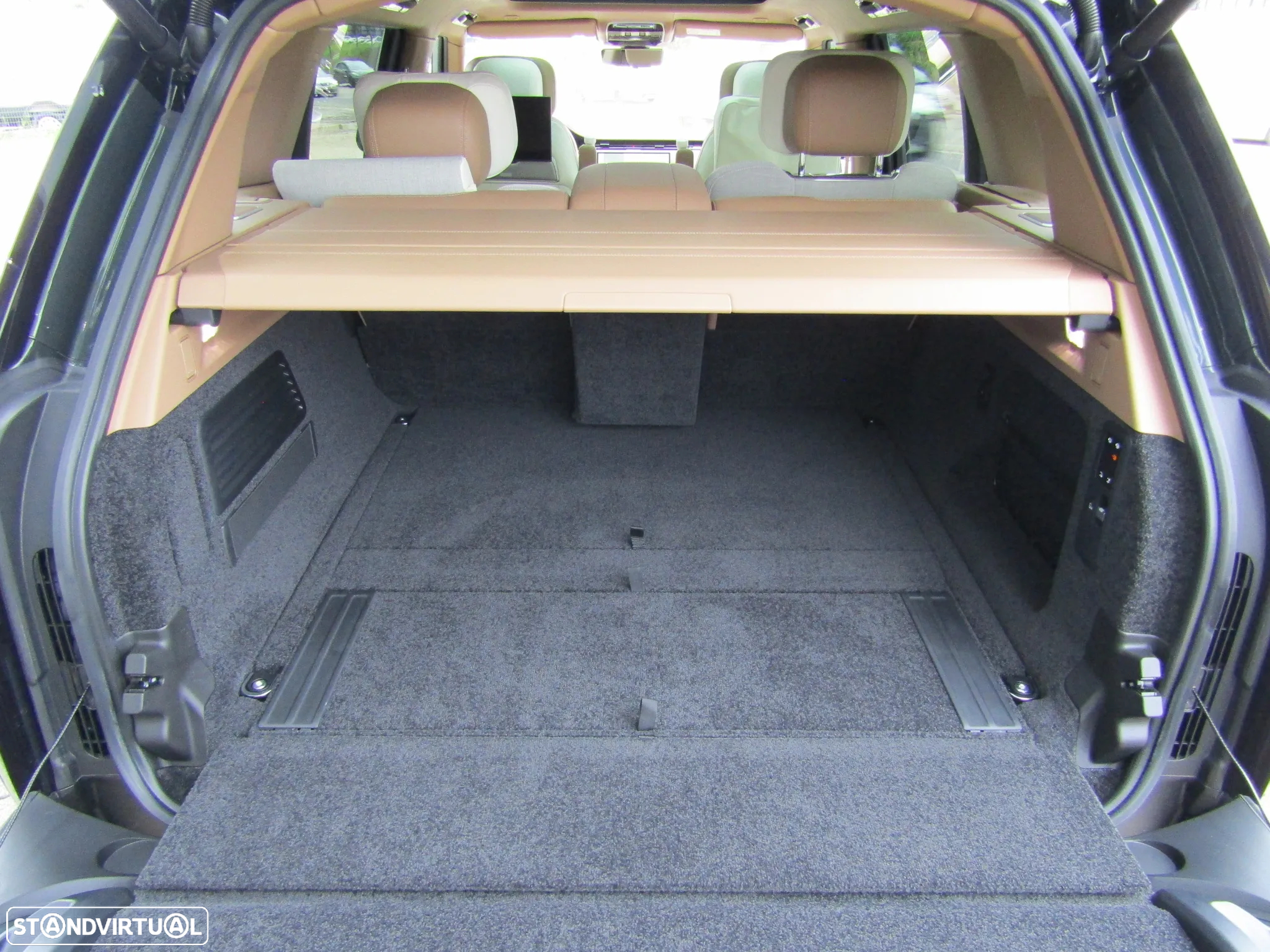 Land Rover Range Rover 4.4 P530 SV - 42