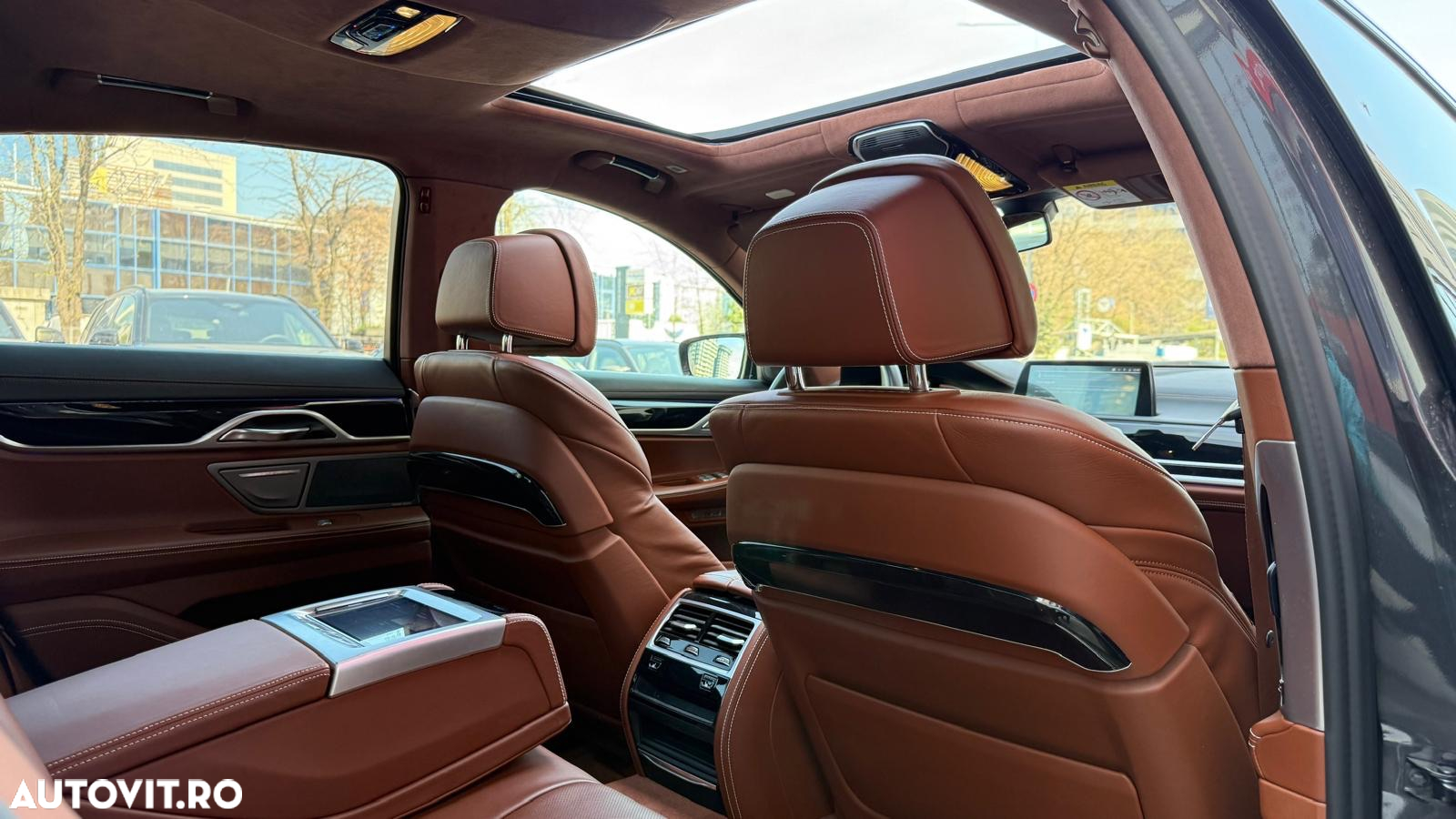 BMW Seria 7 730d xDrive MHEV - 30