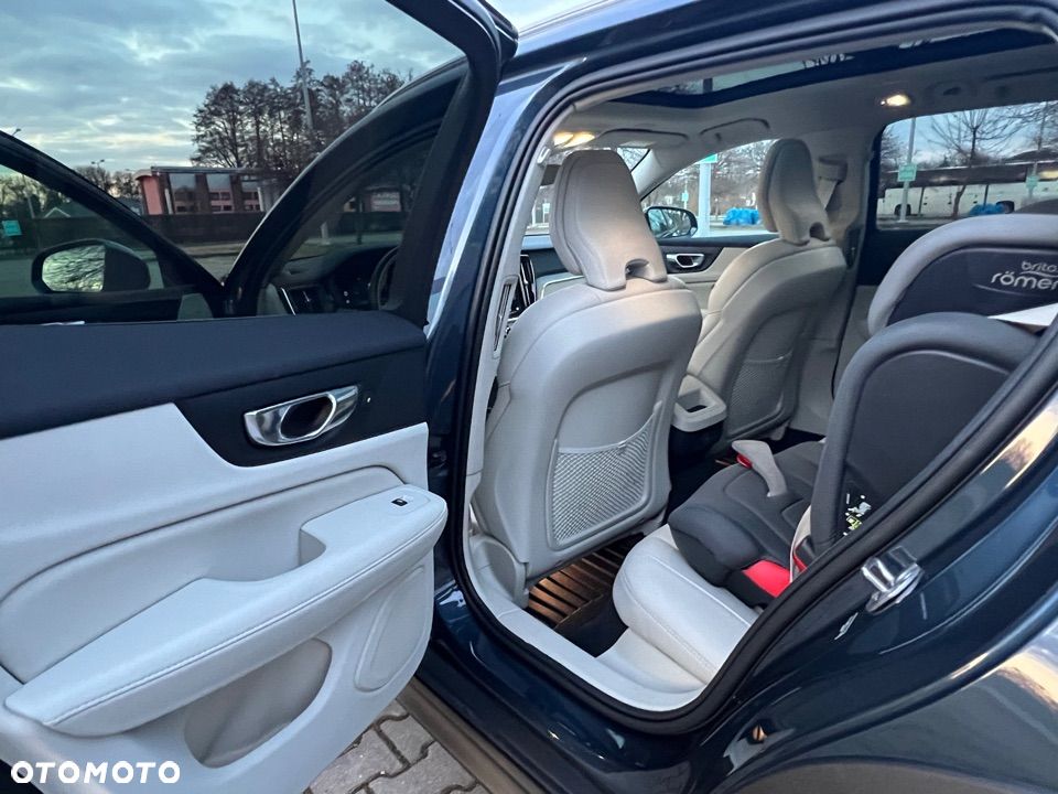 Volvo V60 B5 B AWD Plus Dark - 12