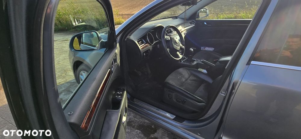 Skoda Superb 2.0 TDI PD Comfort - 9