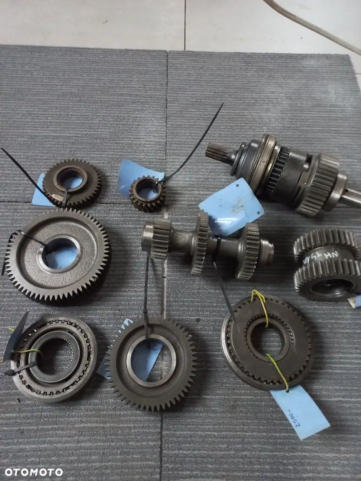 Case New Holland TS synchronizator 81875573,81875696,F2NN7124AA  HI-LO,pompa,przystawka napędu,podnośnik,most,silnik - 1