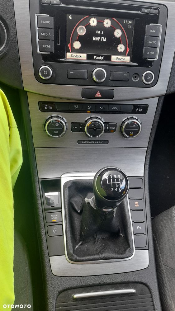 Volkswagen Passat - 19