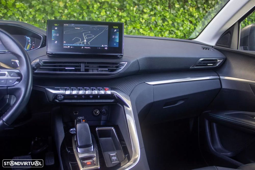 Peugeot 3008 1.6 Hybrid Allure e-EAT8 - 17