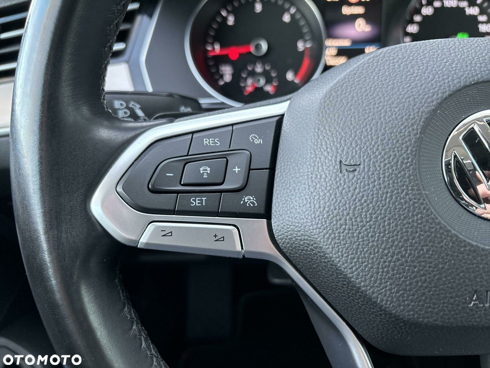Volkswagen Passat - 19