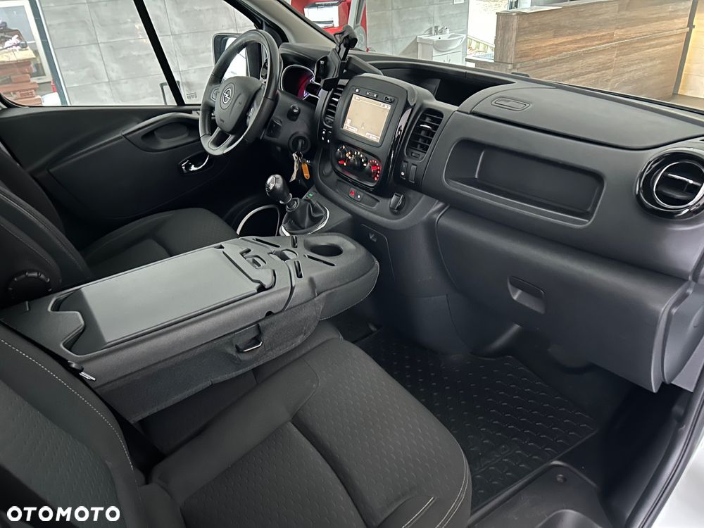 Opel Vivaro - 25