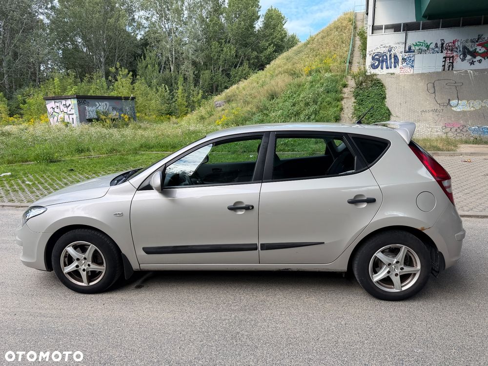 Hyundai i30 1.6 Classic + - 2