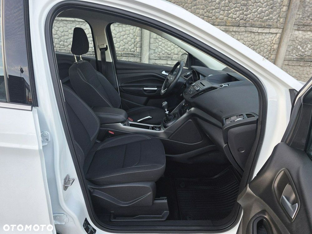 Ford Kuga 1.5 EcoBoost 2x4 Trend - 20