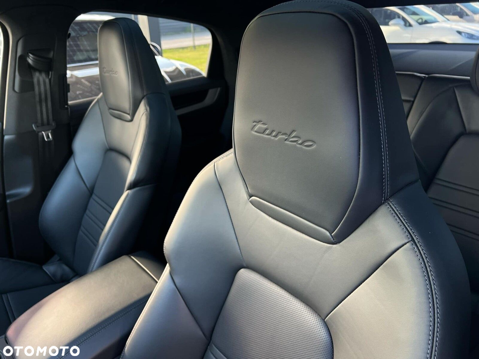 Porsche Cayenne - 25