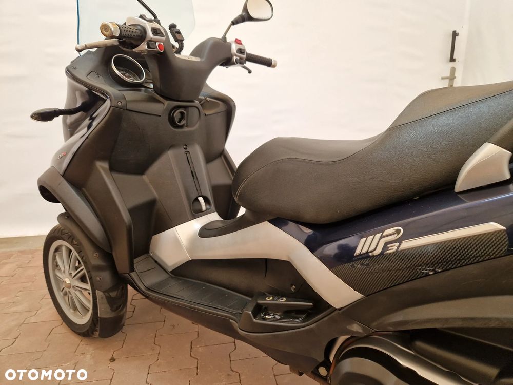 Piaggio MP-3 - 22