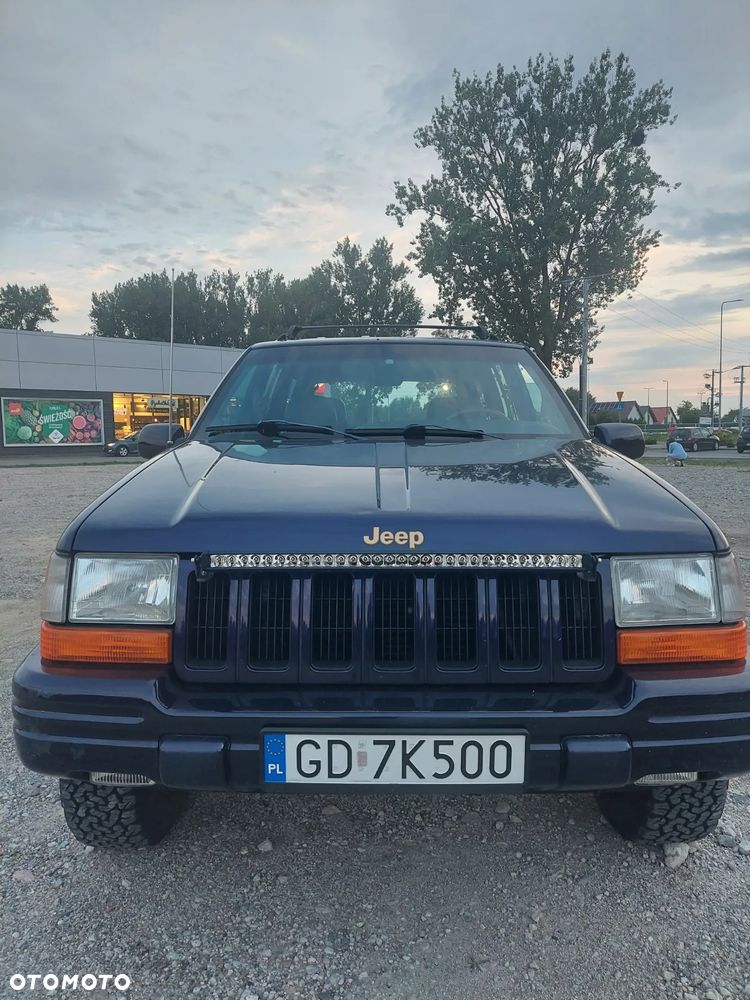 Jeep Grand Cherokee - 28