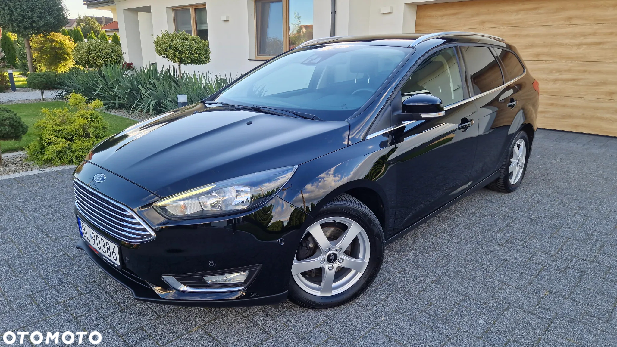 Ford Focus Turnier 1.0 EcoBoost Start-Stopp-System TITANIUM - 20