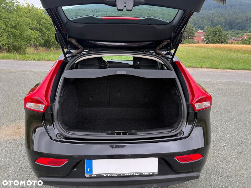 Volvo V40 D2 Momentum - 27