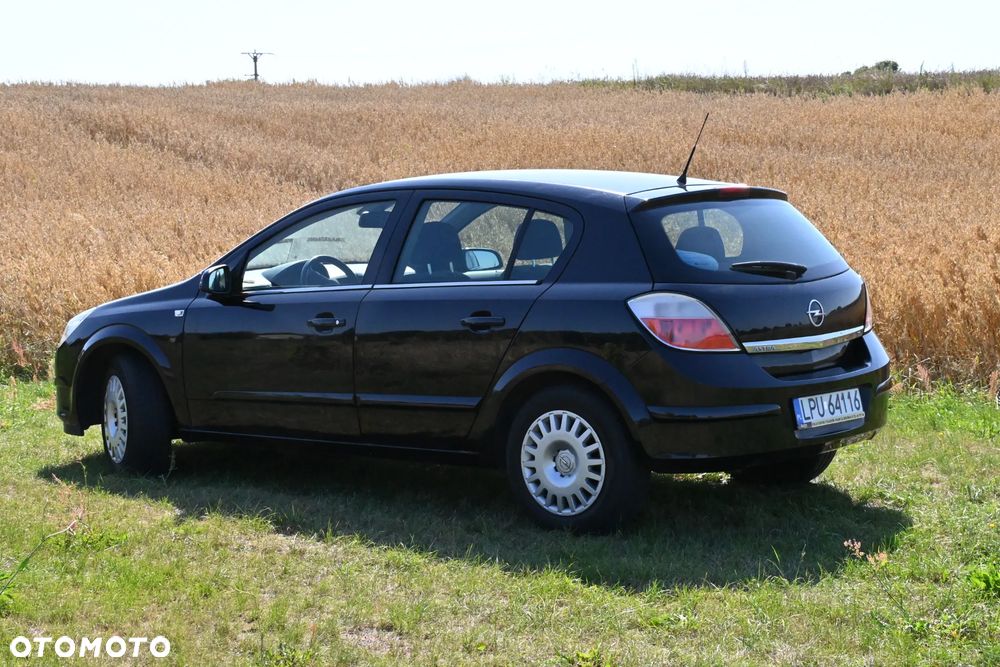 Opel Astra 2004 photo 3