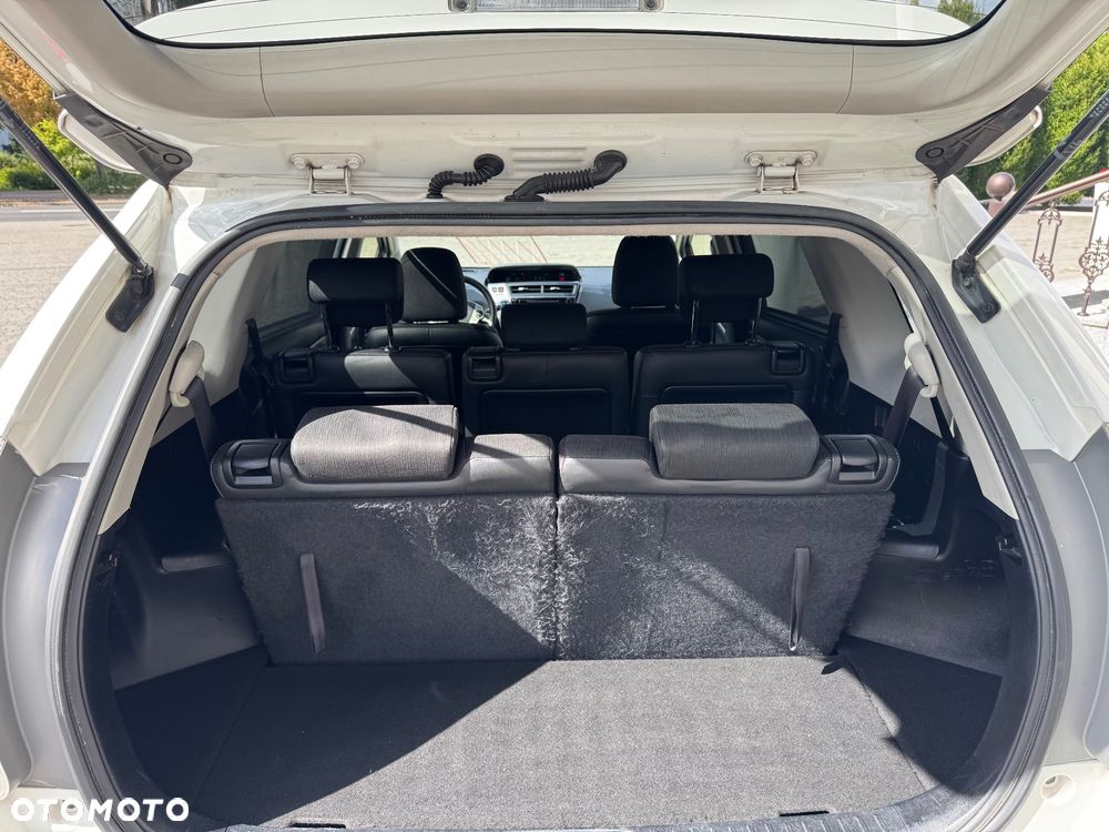 Toyota Prius+ (Hybrid) Executive - 19
