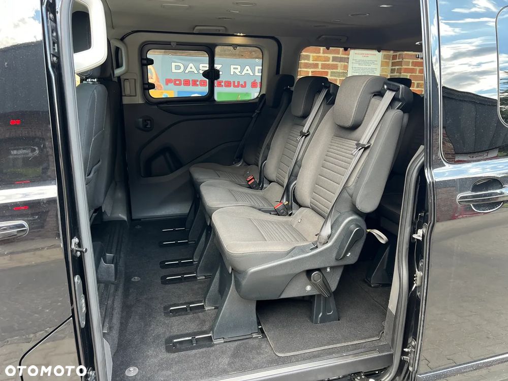 Ford Tourneo Custom - 24