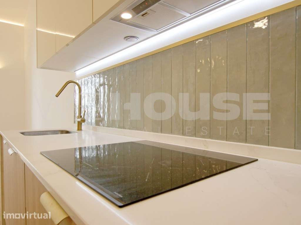 MORADIA T2 TOTALMENTE REMODELADA COM LOGRADOURO PRIVATIVO E CHURRAS... - Grande imagem: 2/18