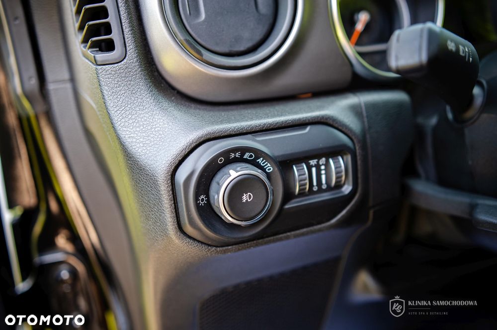 Jeep Wrangler - 17