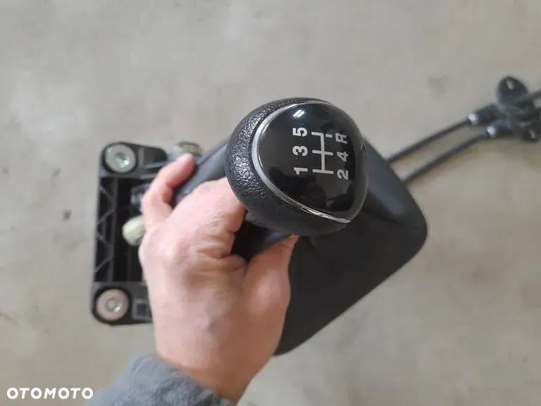 lewarek wybierak zmiany biegów gałka mieszek Ford C-max Mk2 II 1.6b 16v - 4