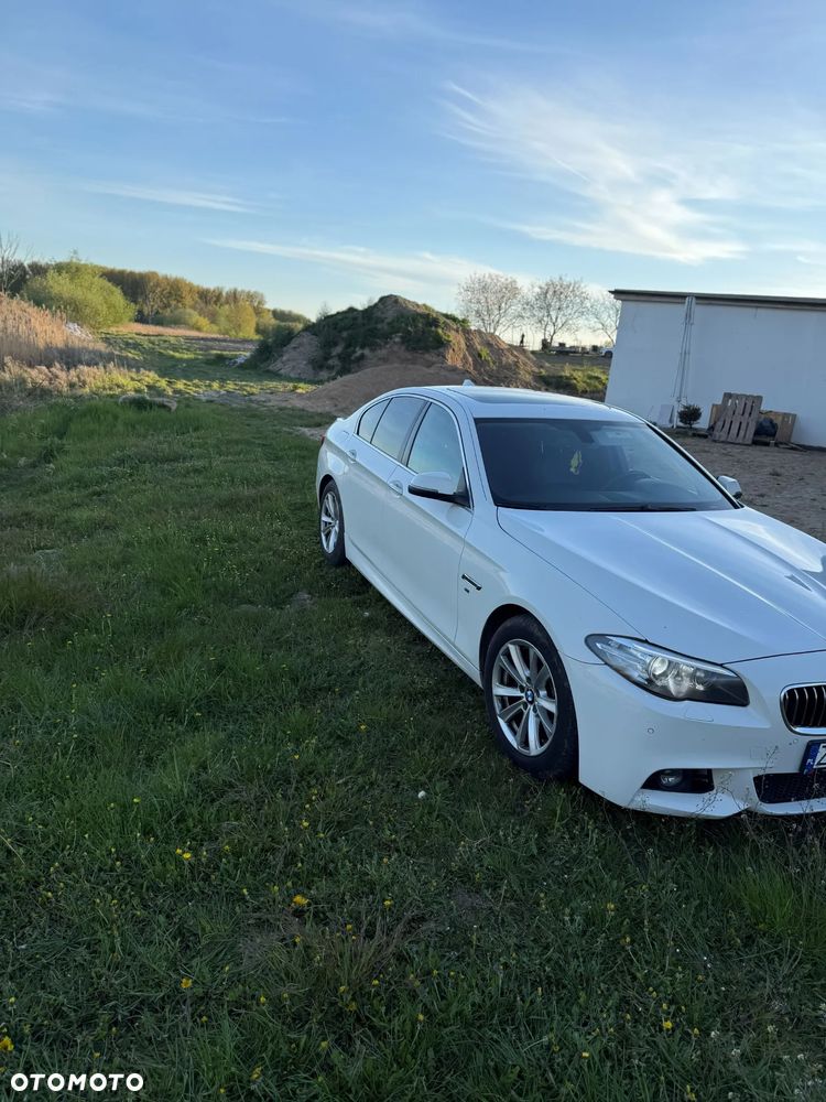 BMW Seria 5 528i xDrive Sport-Aut - 3