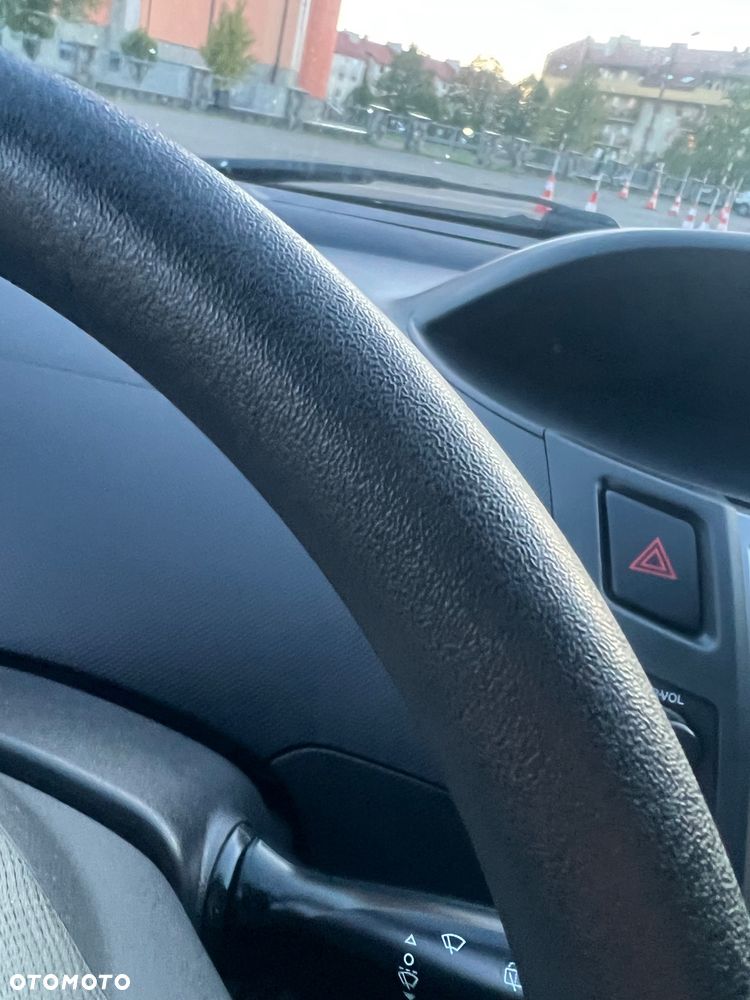 Toyota Yaris 1.0 VVT-i Sol - 25