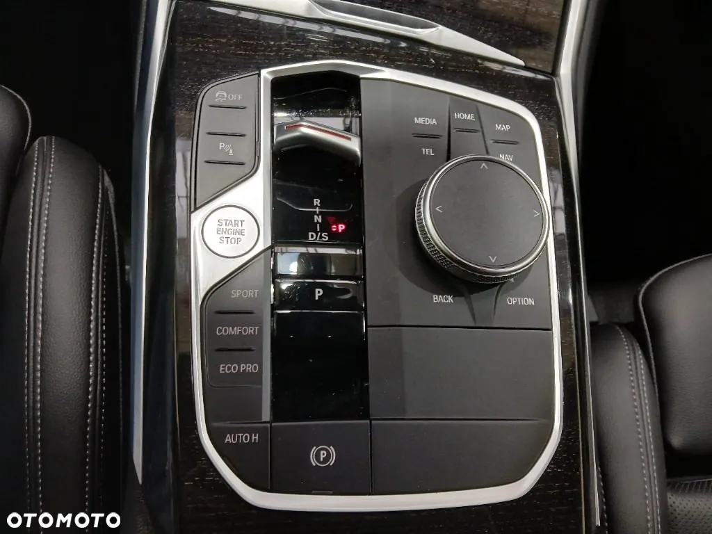 BMW Seria 3 320d Touring xDrive M Sport - 10
