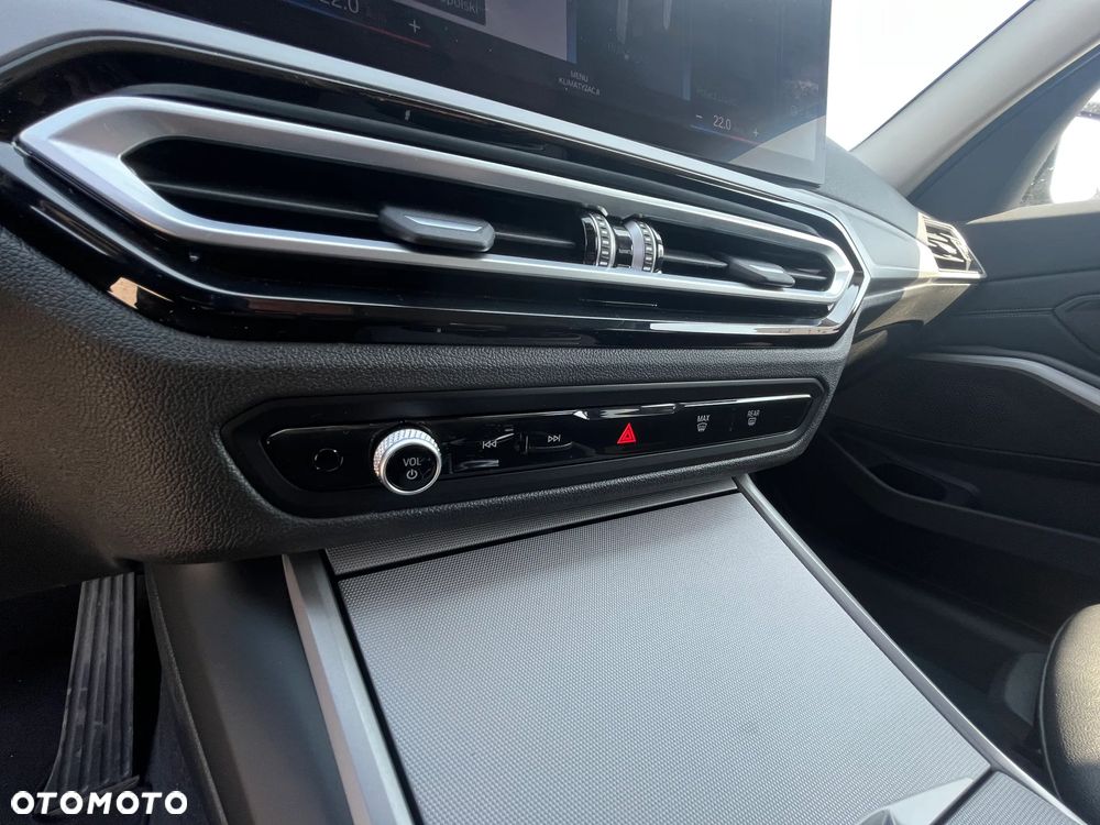 BMW Seria 3 318d Touring Sport Line - 21