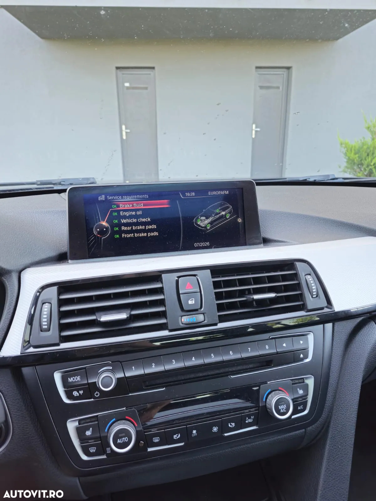 BMW Seria 3 320d Touring Aut. Sport Line - 12