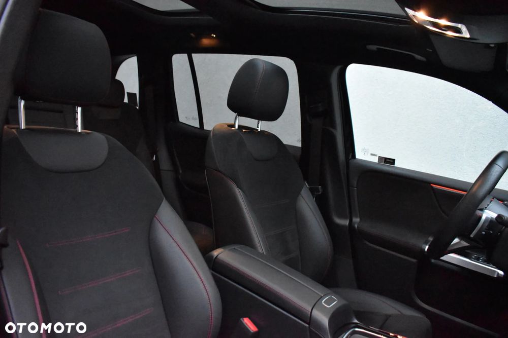 Mercedes-Benz GLB - 13