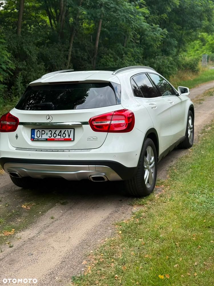 Mercedes-Benz GLA - 33