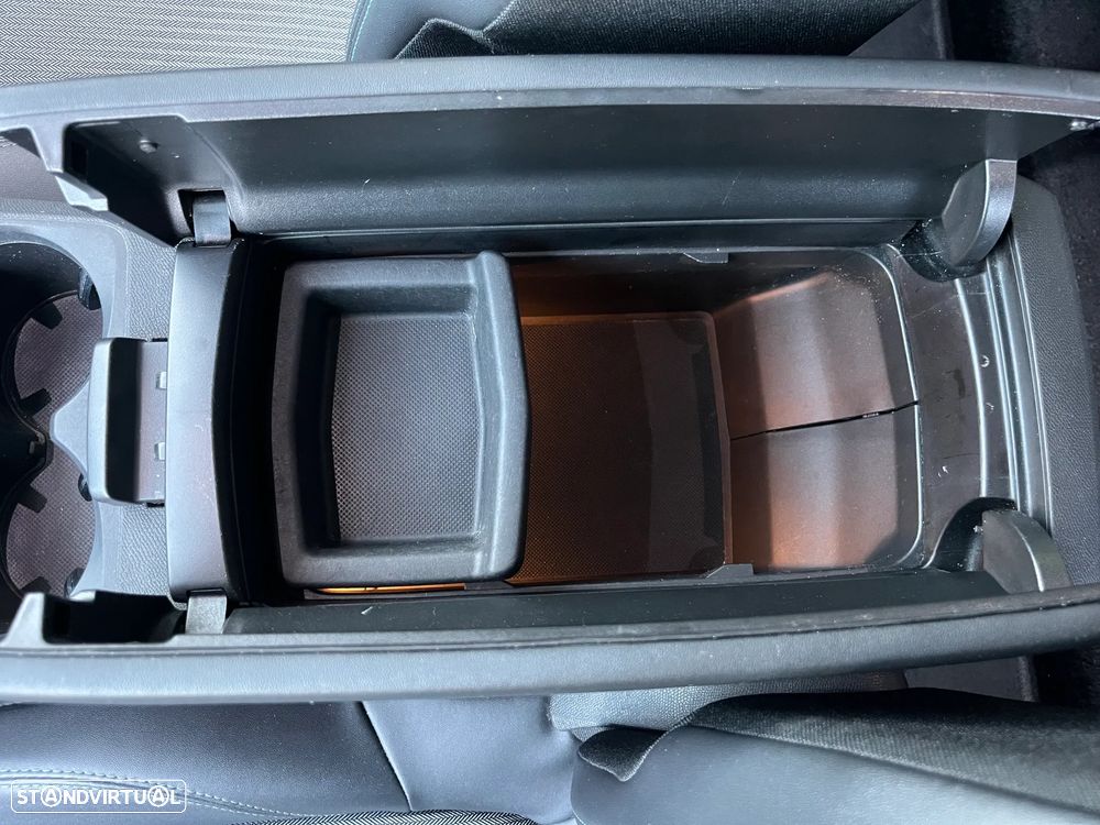 Peugeot 5008 1.5 BlueHDi Allure Pack EAT8 - 17