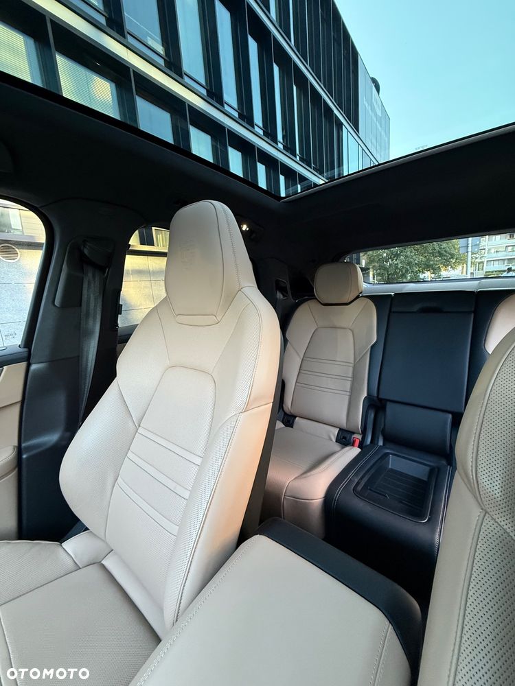 Porsche Cayenne E-Hybrid PHEV Black Edition - 23