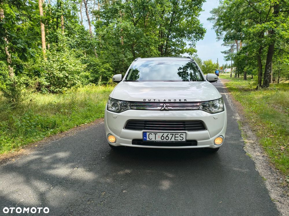 Mitsubishi Outlander Instyle NAVI + - 6
