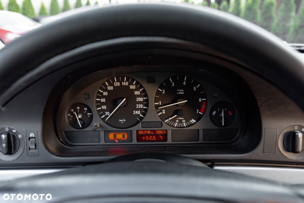 BMW Seria 5 - 29