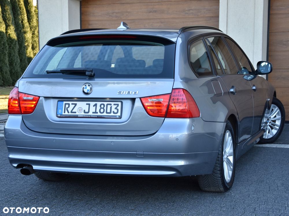 BMW Seria 3 318d DPF Edition Exclusive - 8