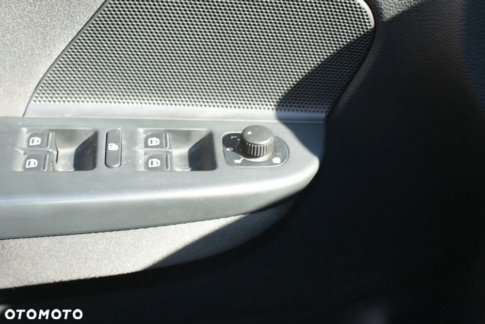 Volkswagen Golf 1.6 TDI Highline - 2