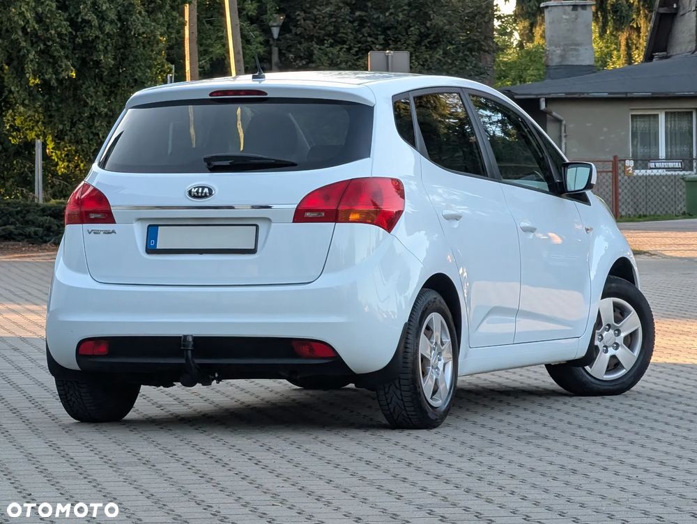 Kia Venga - 14