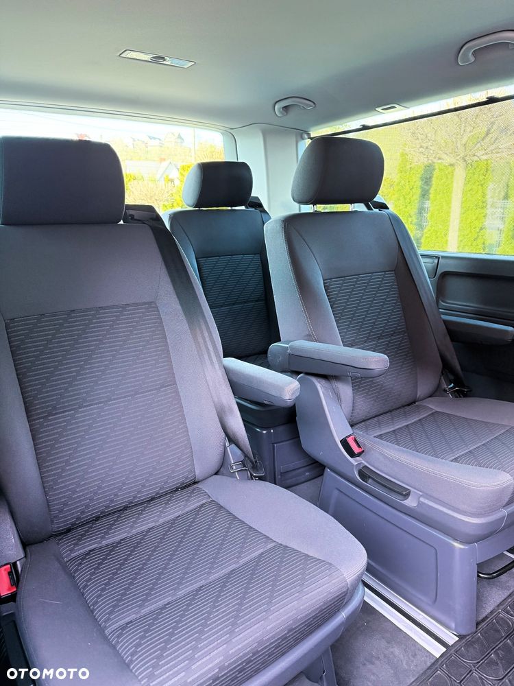 Volkswagen Multivan - 11