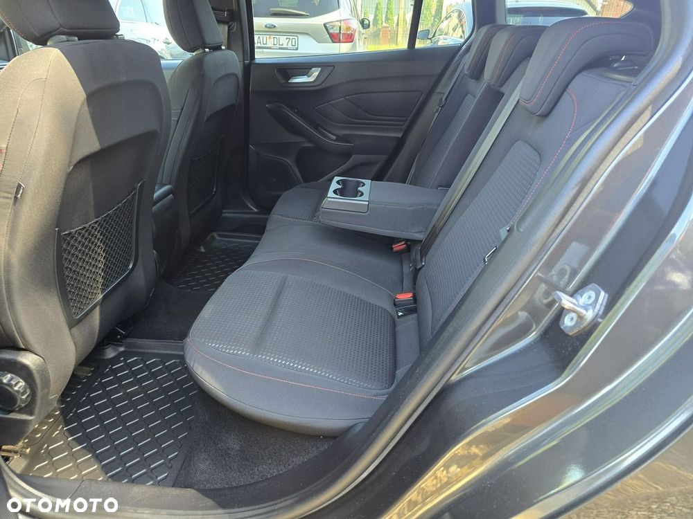 Ford Focus - 11