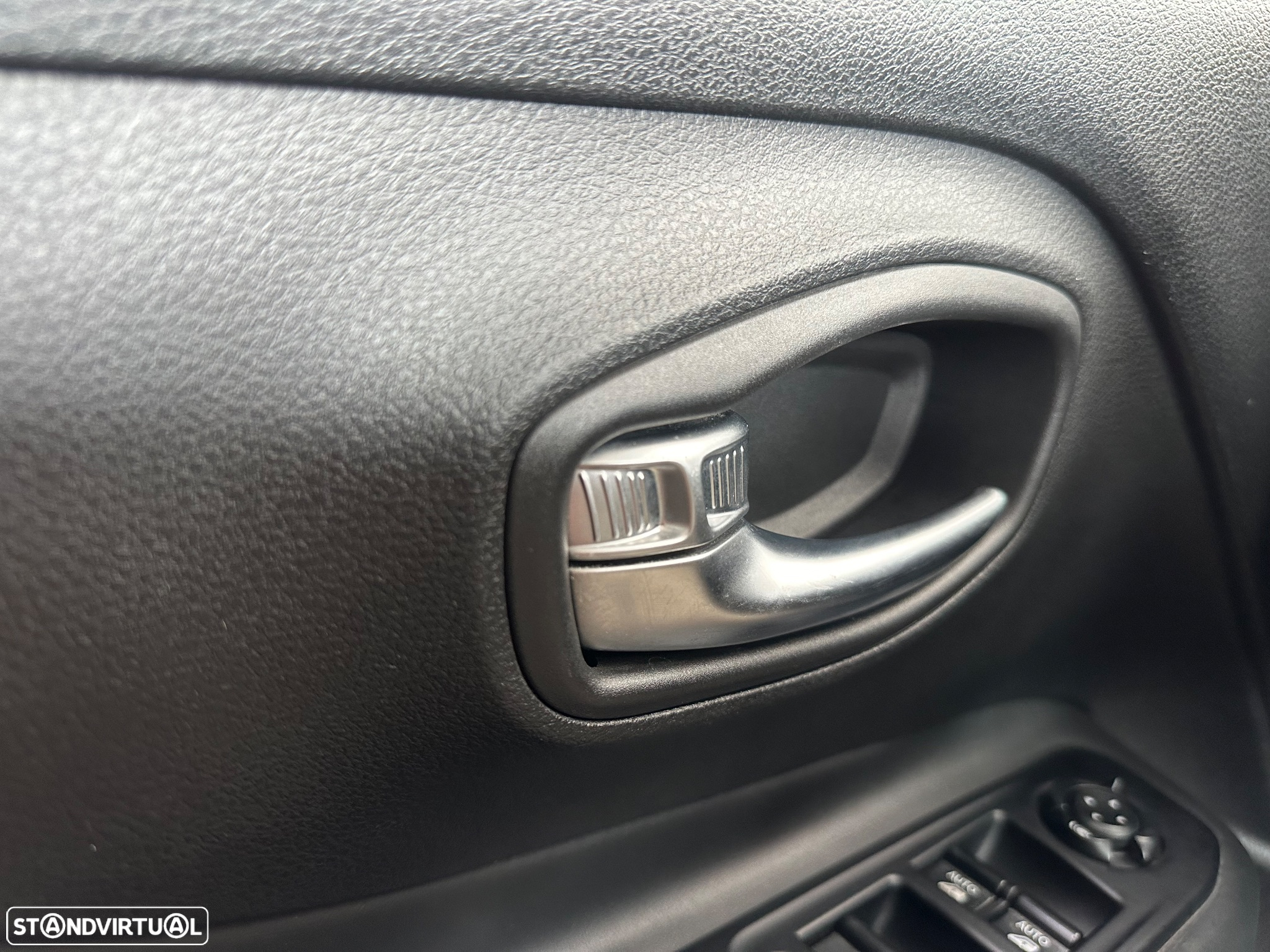Jeep Renegade 1.6 MJD Limited - 22