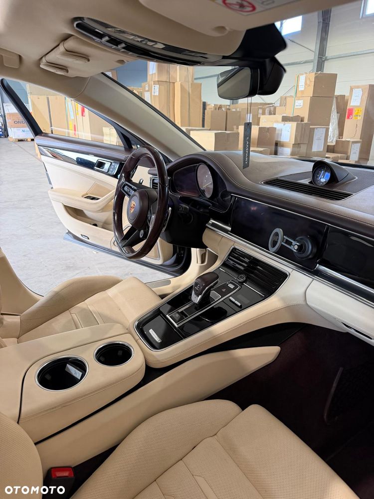 Porsche Panamera 4 Executive - 12