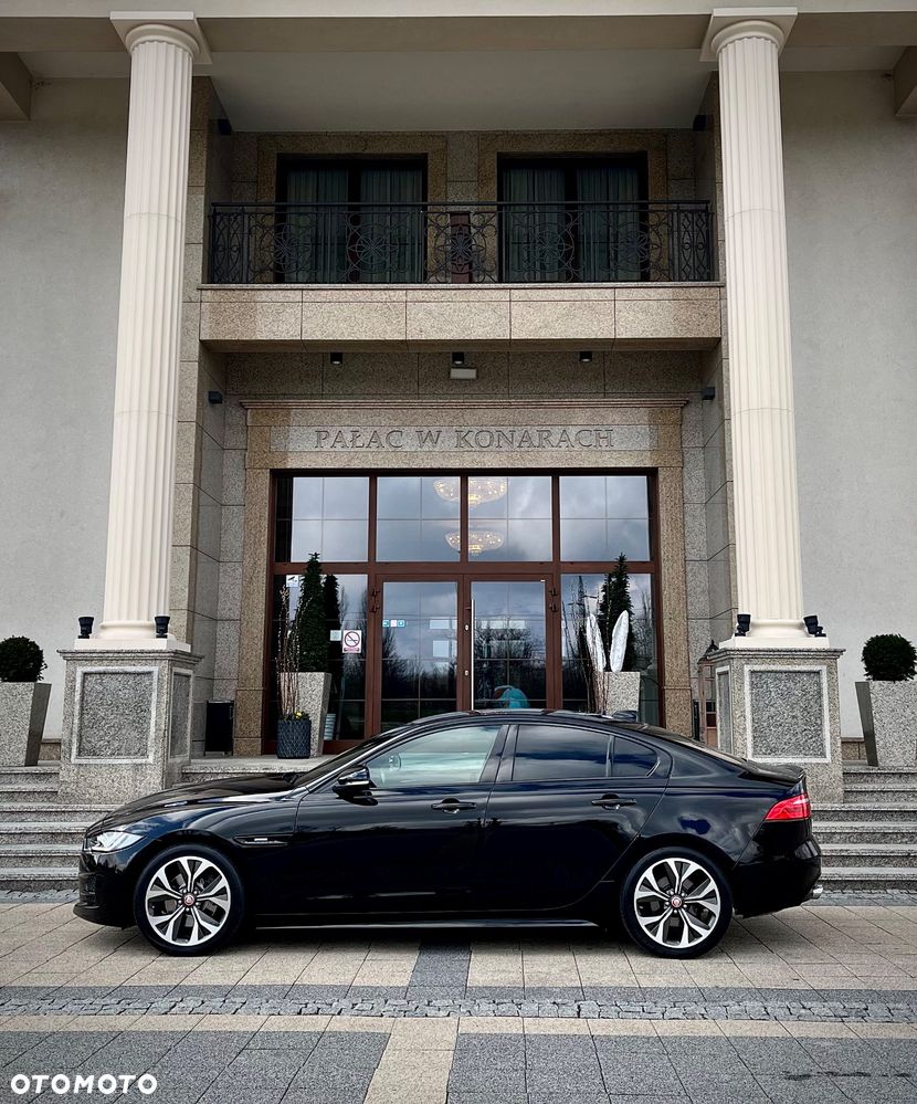 Jaguar XE 2.0 D R-Sport - 6