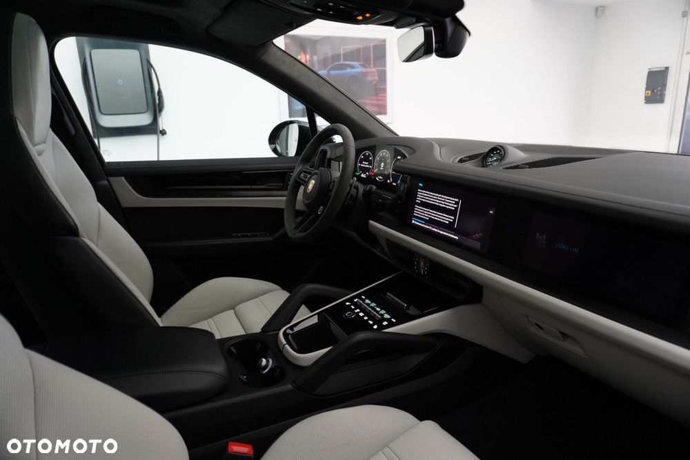 Porsche Cayenne GTS - 27